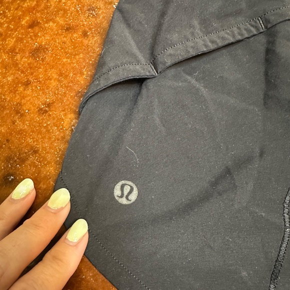 Lululemon Speed up shorts - Picture 2 of 5